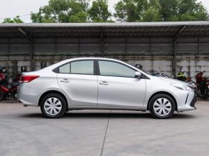 Toyota Vios 1.5 J ปี 2018 เครื่องยนต์ 1500 cc เกียร์ออร์โต้ สีเทา Toyota, Vios 2018