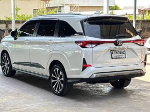 TOYOTA VELOZ  Wagon 4dr Premium 7st CVT FWD 1.5i (CBU) Y2023 สีขาว  เกียรออโต้ Toyota, Veloz 2023