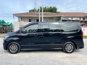 Hyundai H-1 2.5 รุ่น DELUXE TOP Van สีดำ ปี 2018  สวยมือเดียวไมล์เพียง 9x,xxx km Hyundai, H-1 2018