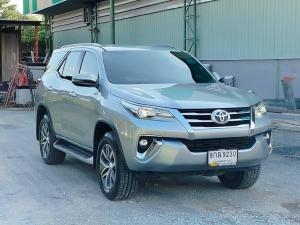 TOYOTA FORTUNER  Wagon 4dr 2.4V 7st Auto 6sp RWD (ขับ2)   ปี 2020 สีเทา  ออโต้ Toyota, Fortuner 2020