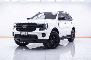 FORD EVEREST 2.0 SPORT ปี 2022  ตัวรถสีขาวมาพร้อมล้ออัลลอยด์สีดำขนาด 20 นิ้ว Ford, Everest 2022