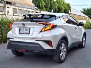 Toyota, C-HR 2018 Toyota C-HR Hybrid  HV HI TOP   ปี 2018  สีขาว ออโต้  สภาพเยี่ยม ป้ายแดง Mellocar