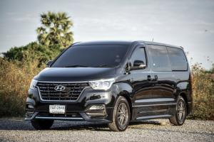 Hyundai H-1 2.5 Deluxe AT 2020  ไมล์ 36,xxx km. Hyundai, H-1 2023