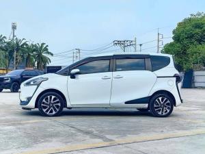 TOYOTA NEW SIENTA 1.5 V(MNC)  TOP ปี 2019   สีขาว   เกียรออโต้ Toyota, Sienta 2019